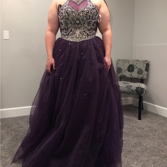 Beautiful Grad or Prom Dress - Picture 2 of 5